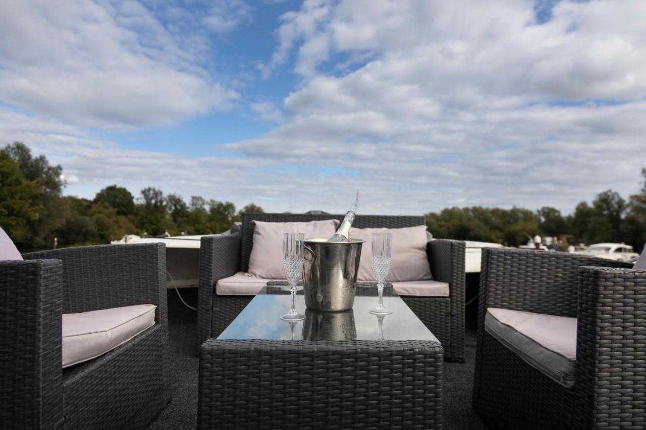 Eucala Motor Yacht Hotel East Molesey Luaran gambar