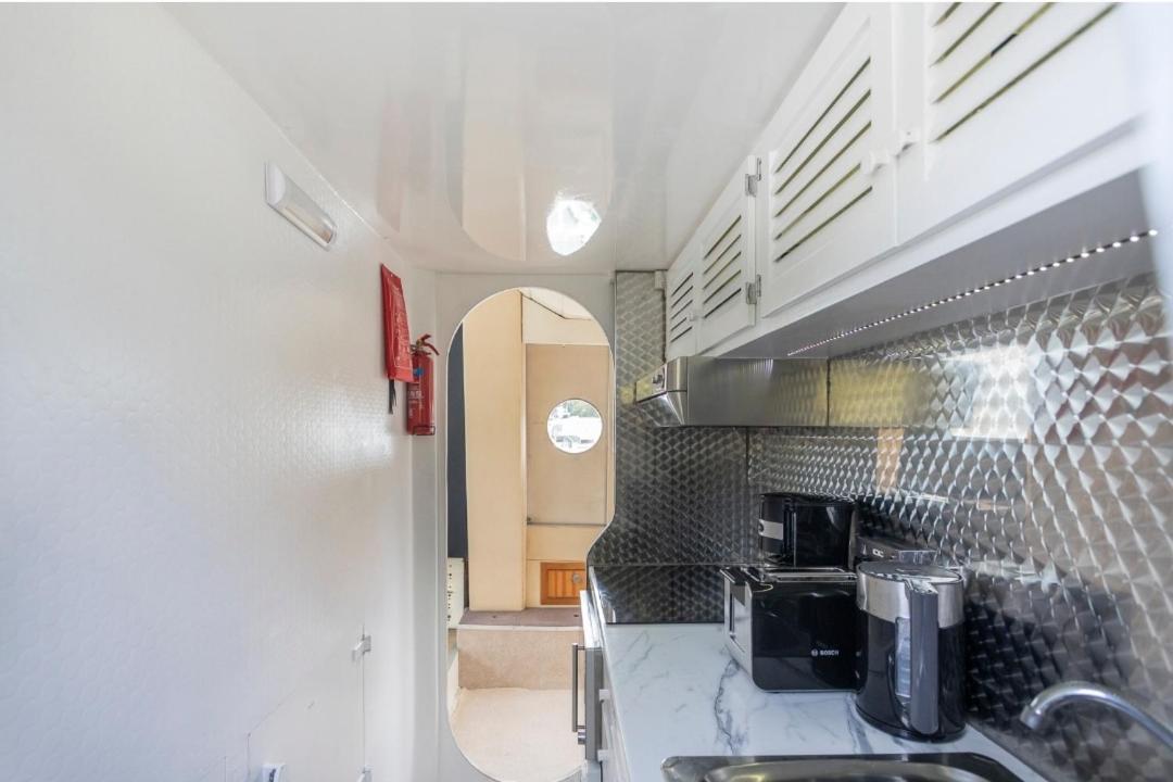 Eucala Motor Yacht Hotel East Molesey Luaran gambar