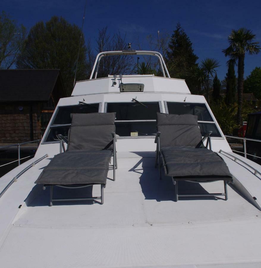 Eucala Motor Yacht Hotel East Molesey Luaran gambar